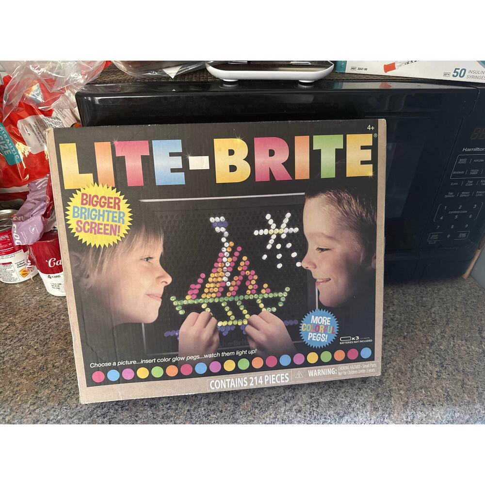2018 Hasboro Lite Brite new in box all pieces